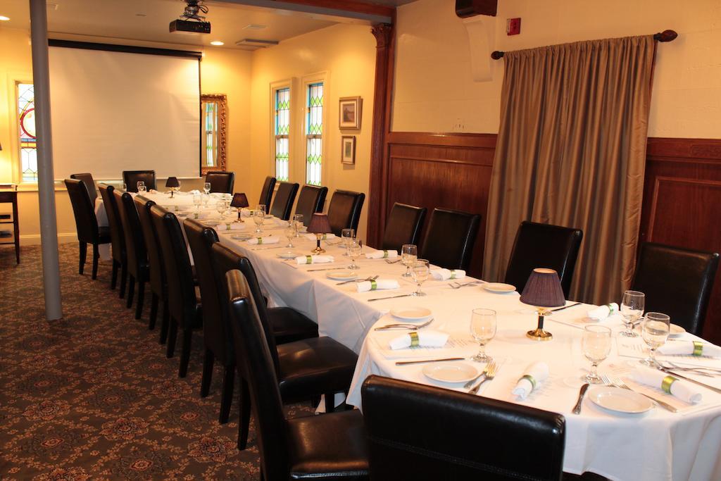 Belfry Inn And Bistro Sandwich Exterior foto