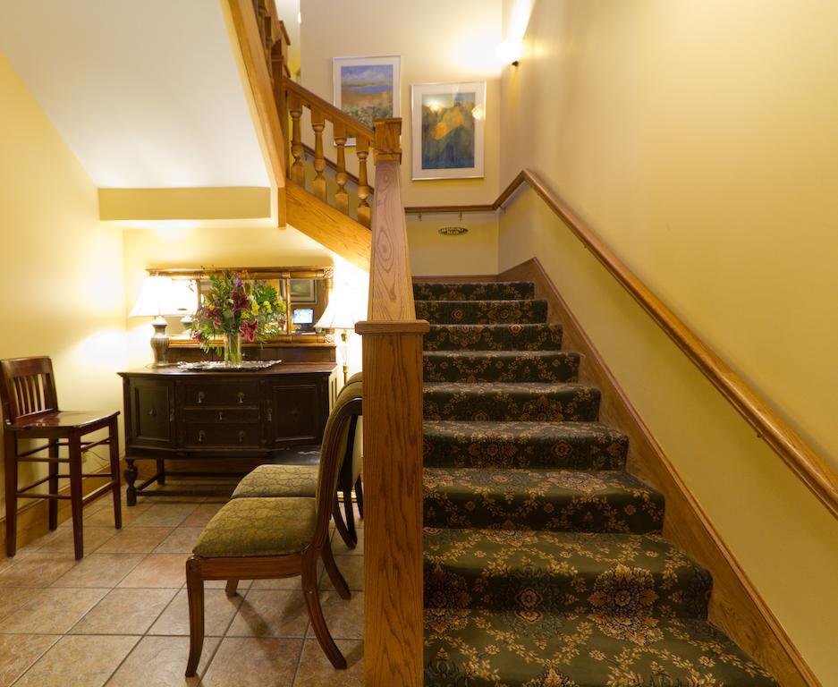 Belfry Inn And Bistro Sandwich Exterior foto